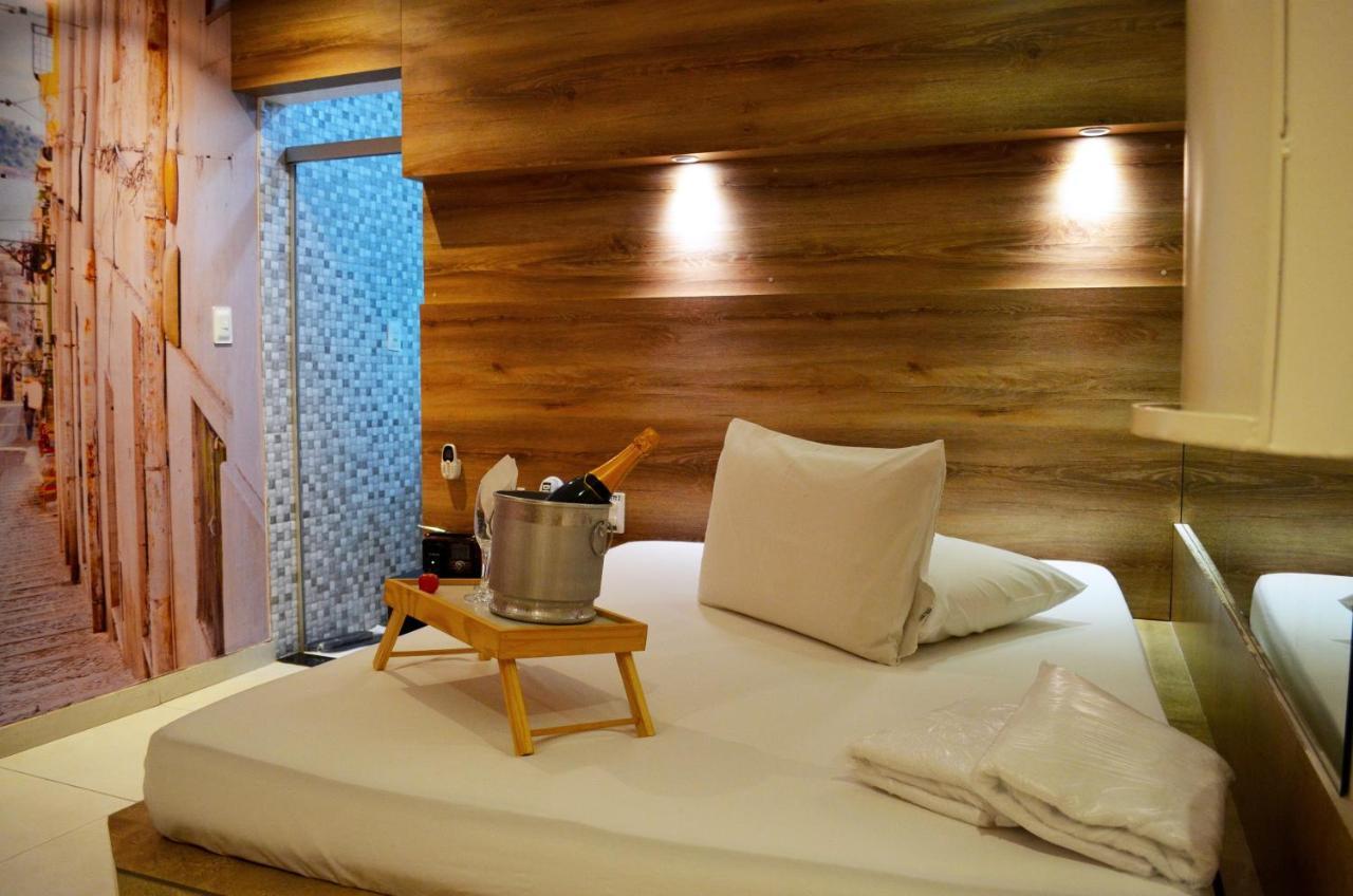 Deluxe King Suite,1499800903:JPEG